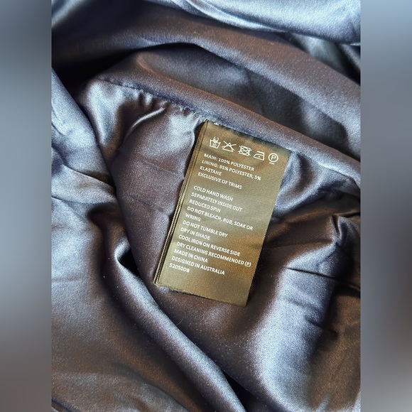 BARDOT Navy Burgundy Diamond Lace Embroidered V-Neck Sheath Dress 8 - Picture 11 of 11